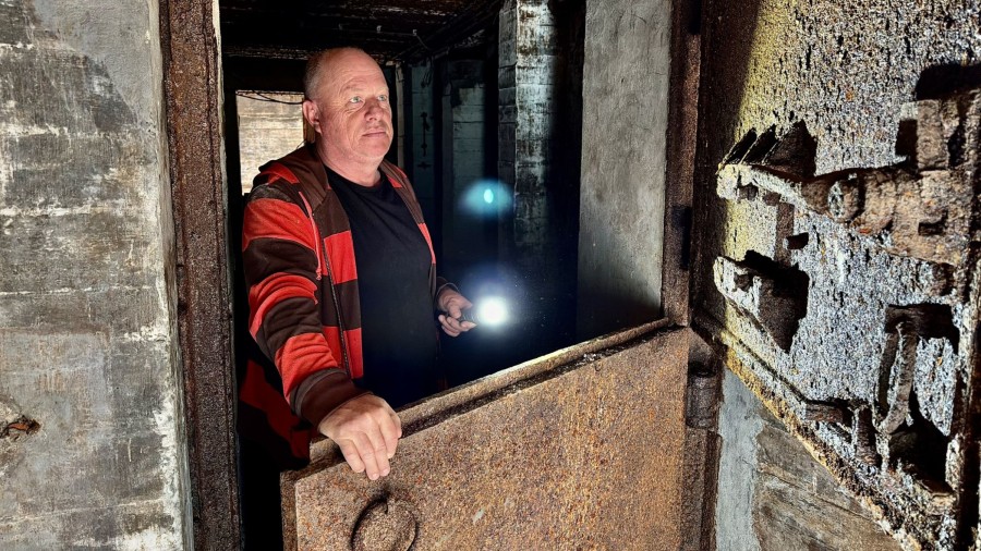 Verborgen hospitaalbunker in West-Souburg komt eindelijk tevoorschijn: ‘Het kriebelde al sinds 1988’