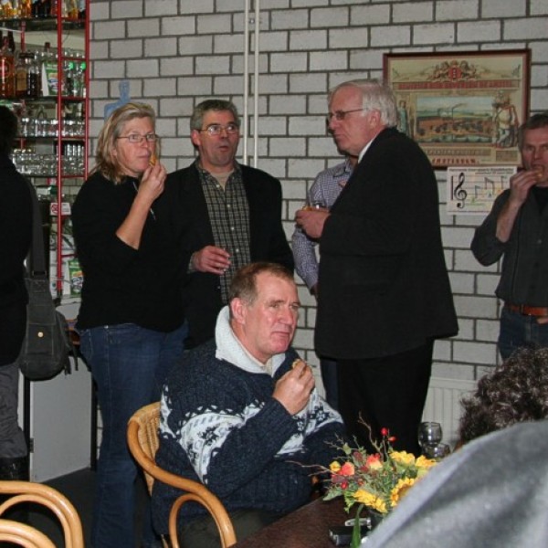 Afsluitend een hapje en een drankje.