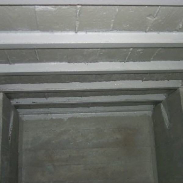 Net als de I-profielen in het plafond van de antennenis.