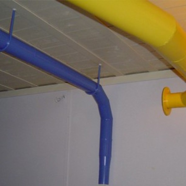 Hier zien we de kleuren van de wand.