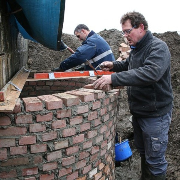 De middagploeg schakelt nog een tandje bij.