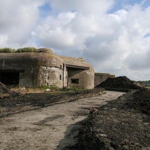 Hier wordt de slinger tussen beide bunkers duidelijk.